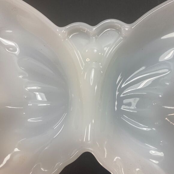 Set of Two Avon Milk Glass Trinket Dishes Owl Soap Dish Butterfly Dish 6" Retro - Picture 12 of 16